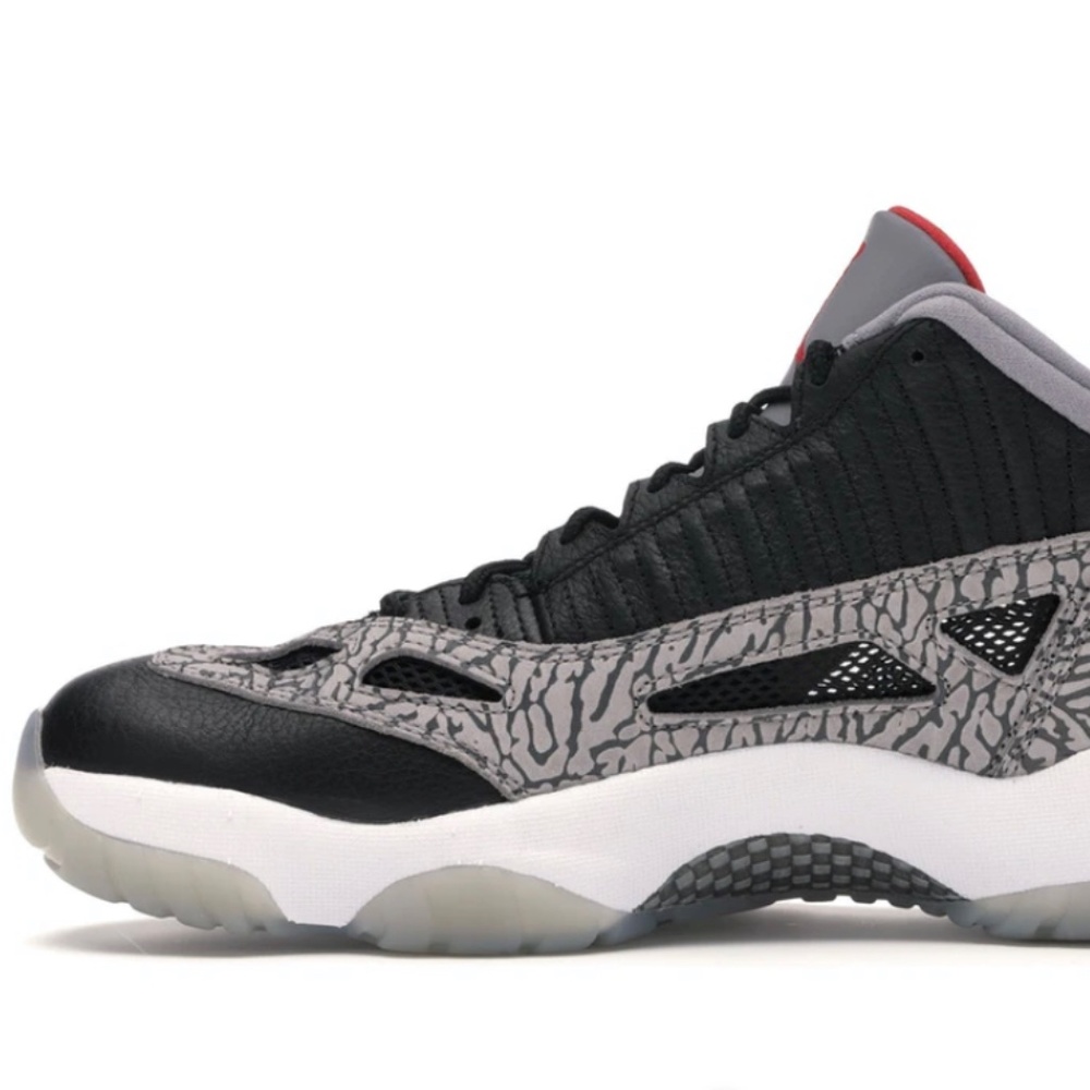 Jordan 11 Retro Low IE